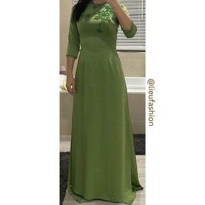 🧧 Vietnamese Traditional Dress (Áo Dài)